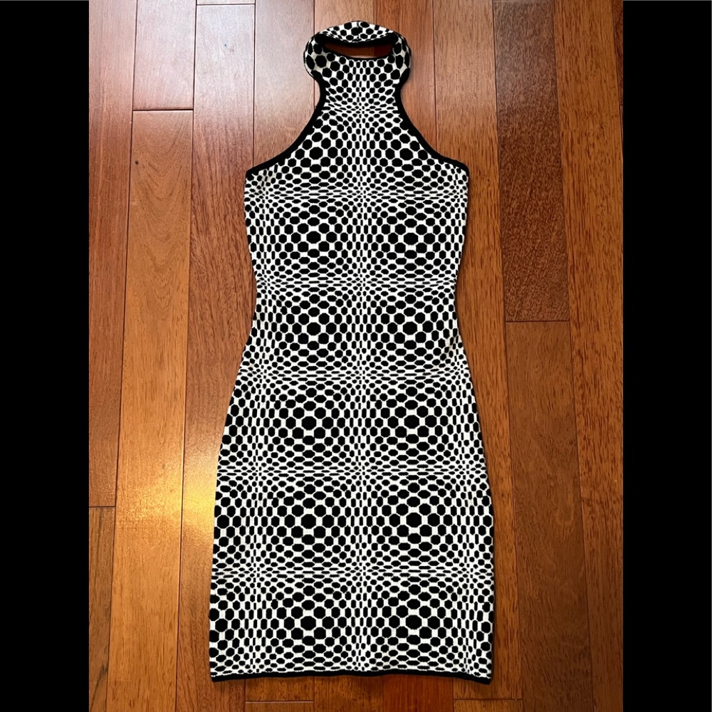 MOTEL Mono chrome black and white dress